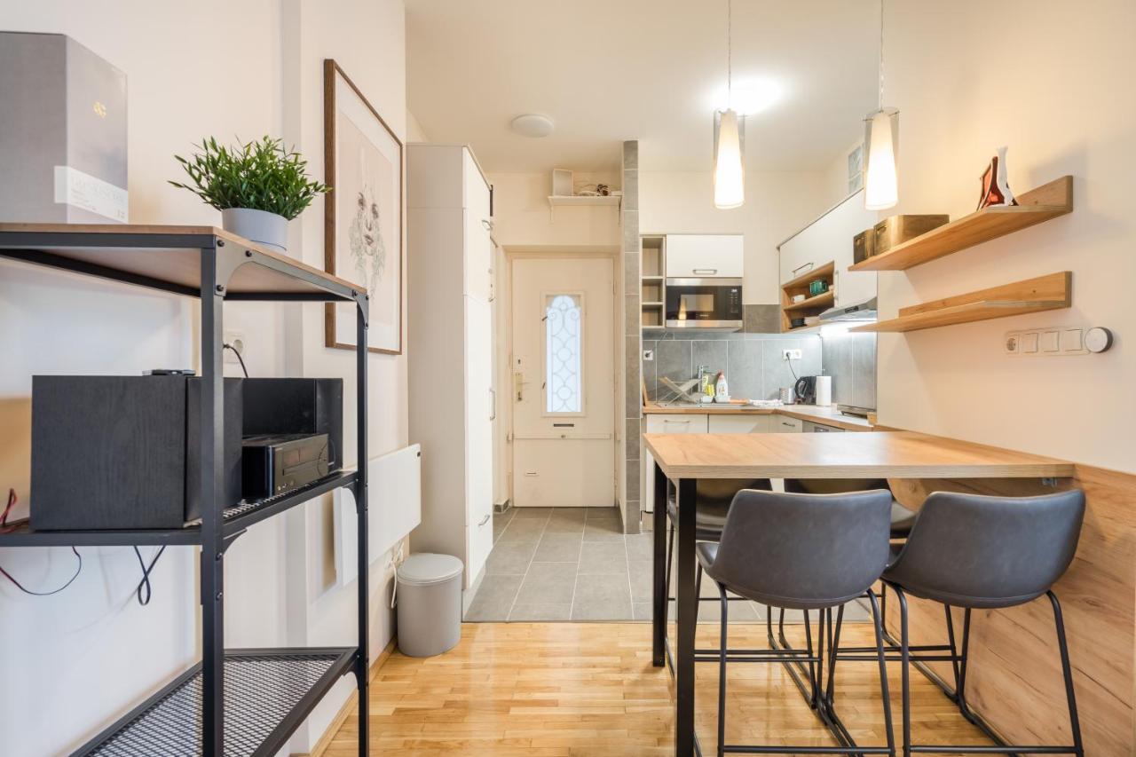 Bpr Blue Paradise Apartment With A/C ブダペスト エクステリア 写真
